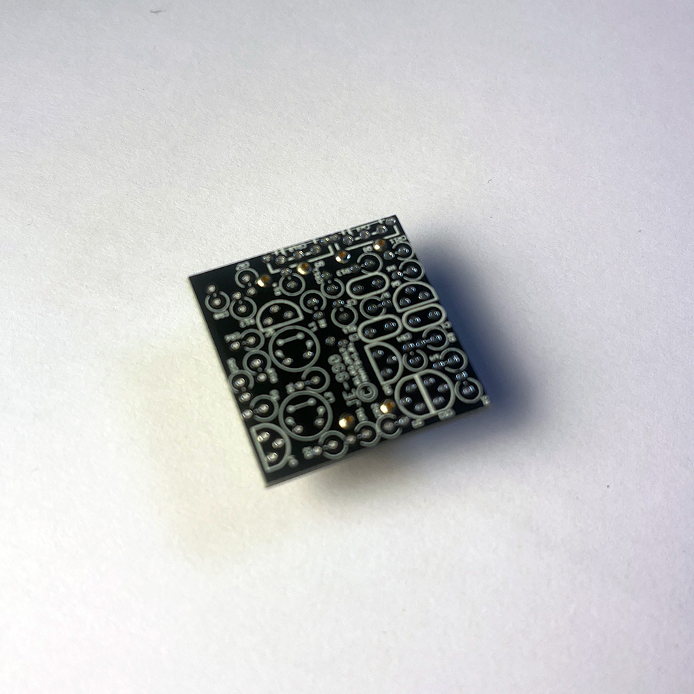 pinsintop.jpg pinsintop.jpg